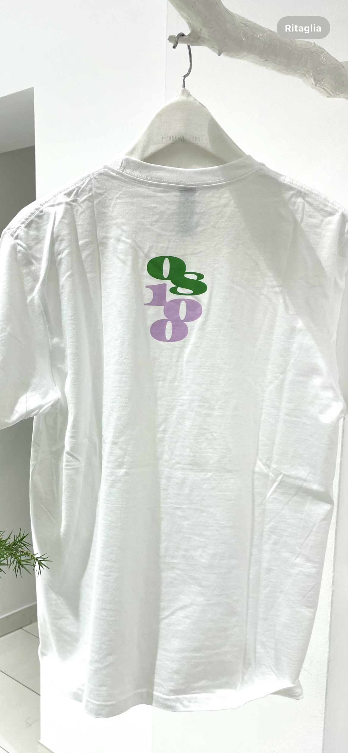 T-SHIRT BLU/BIANCA "ADESSO BASTA"