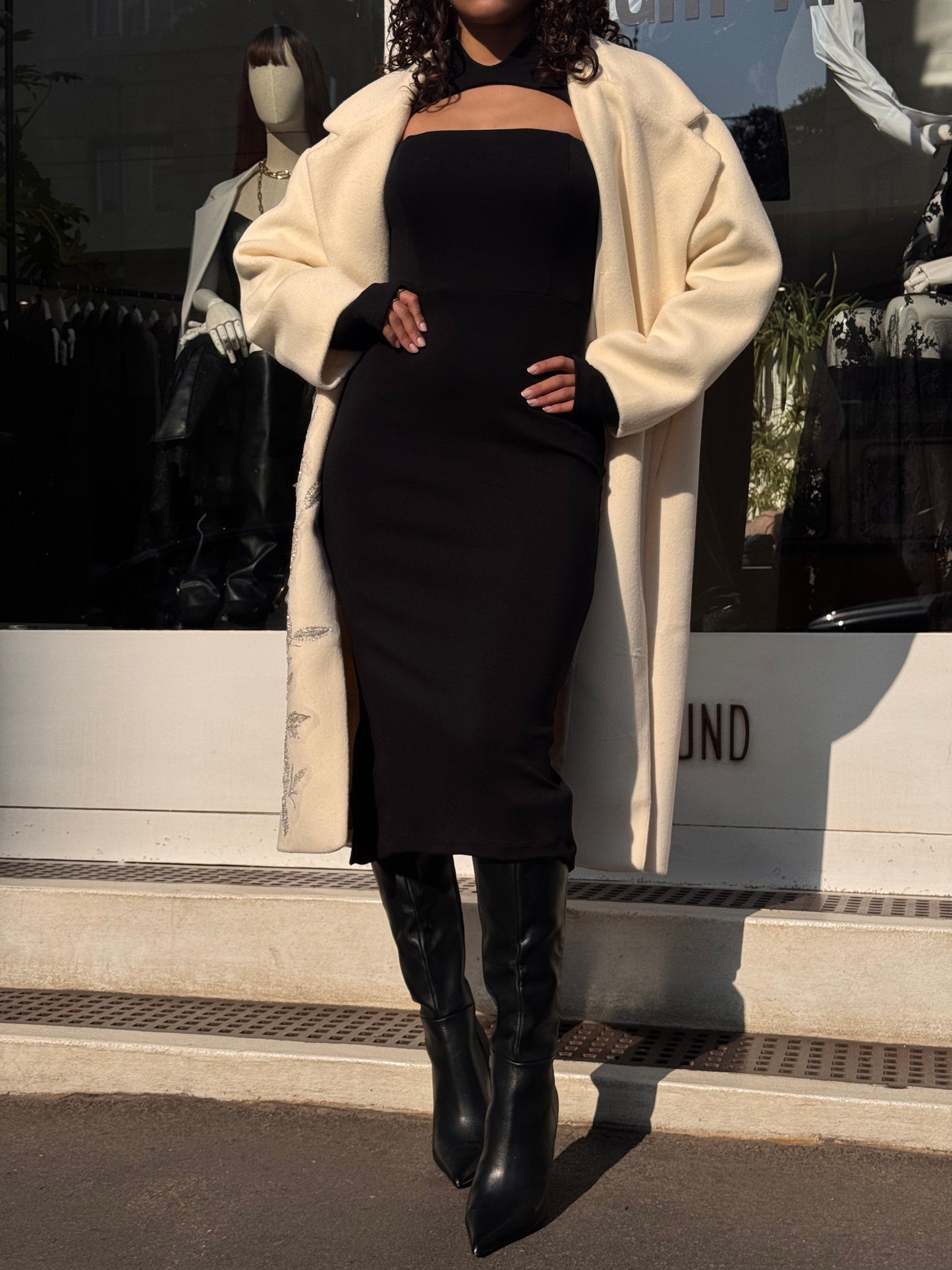 Cappotto doppiopetto con ricami di perline