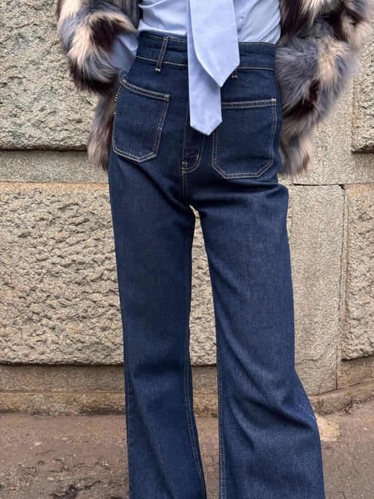 Jeans a gamba ampia con tasche frontali