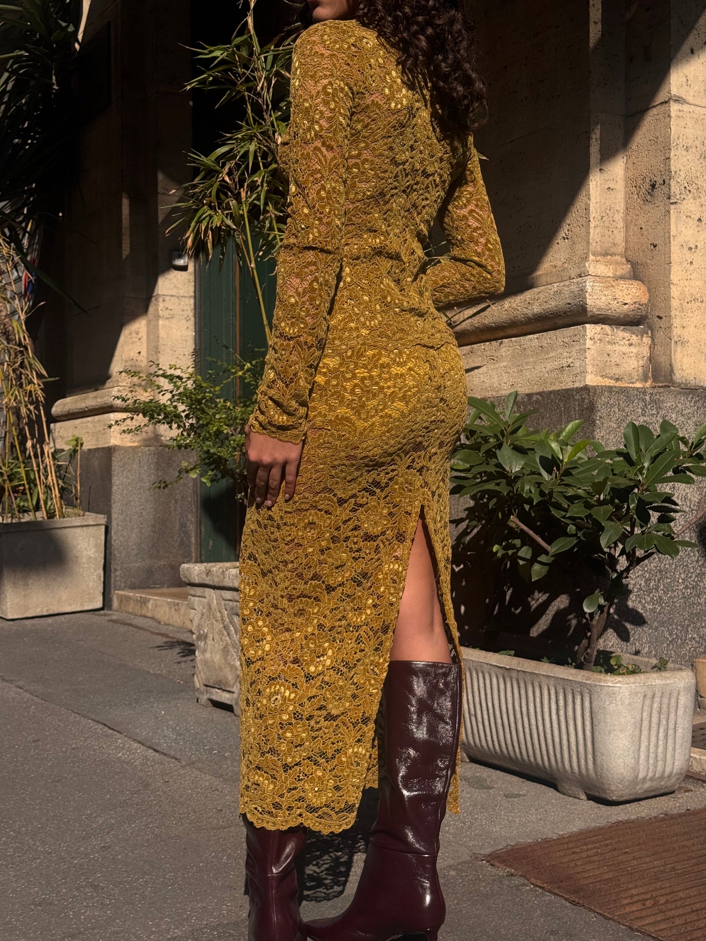 Gonna longuette in pizzo effetto scamosciato
