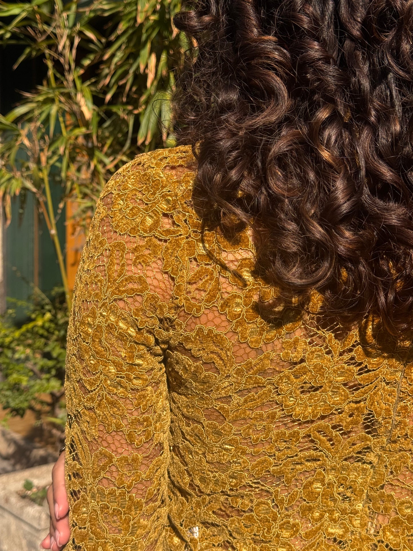 Maglia in pizzo effetto scamosciato