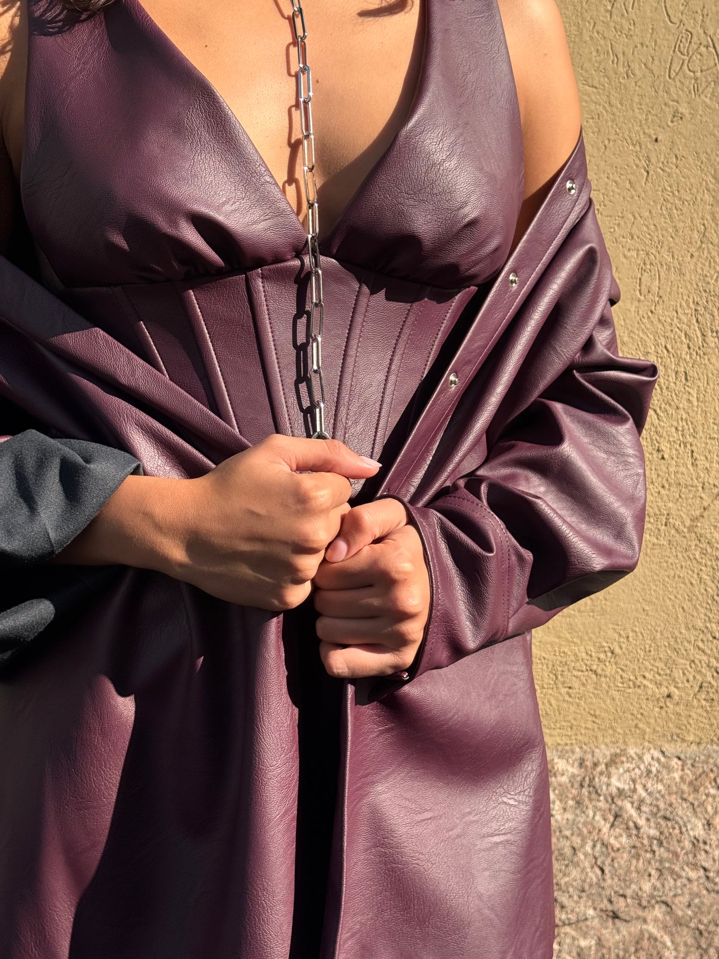 Top in ecopelle con bustino