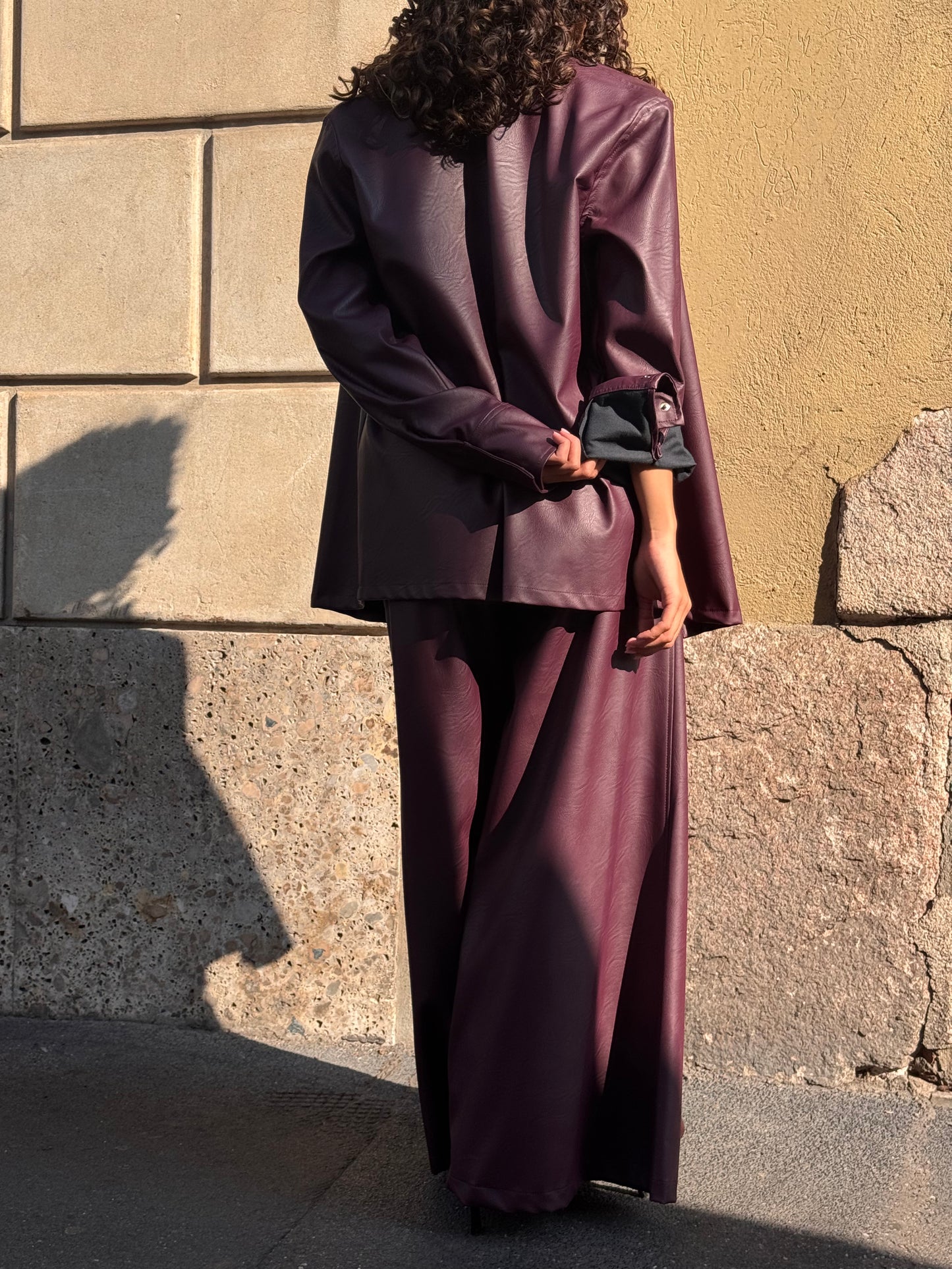 Camicia prugna in ecopelle