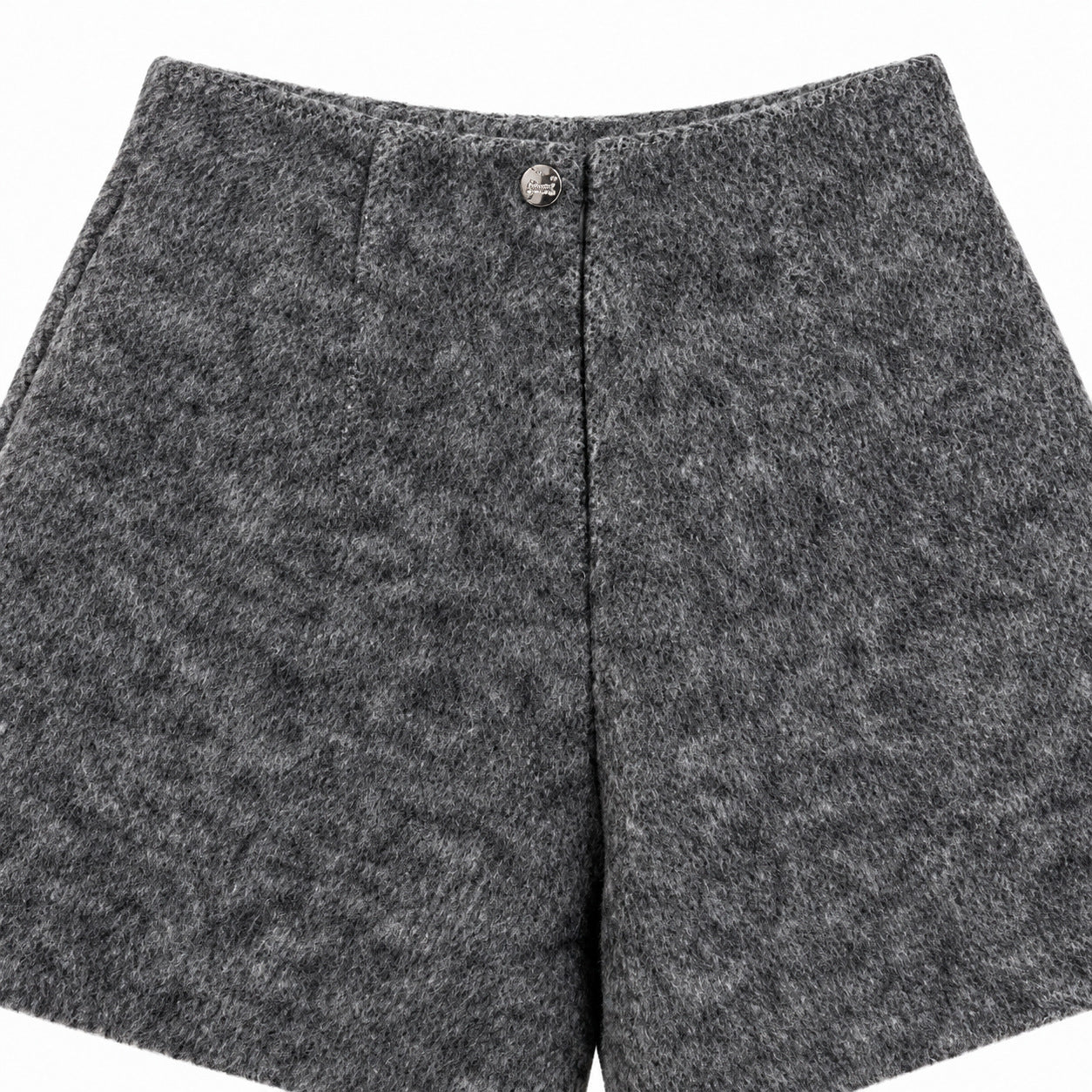 Shorts grigi - dettaglio bottone e tessuto