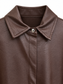 Camicia marrone in ecopelle - Dettaglio collo e bottone argento
