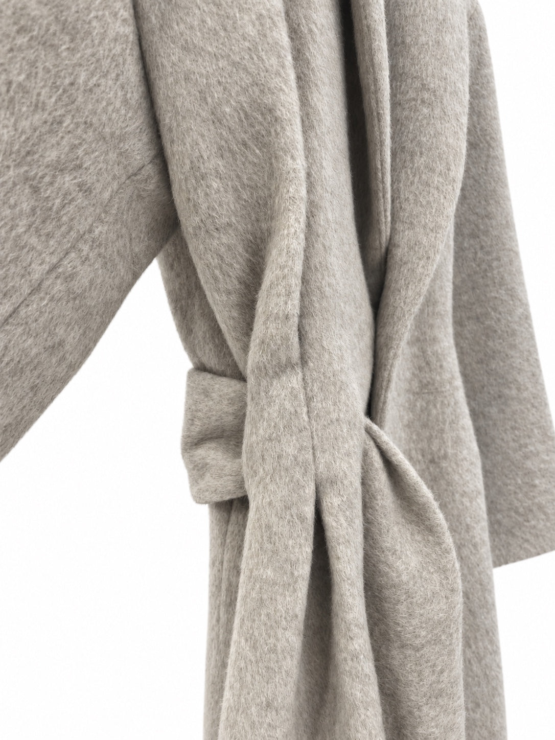 Cappotto greige – passaggio della cintura