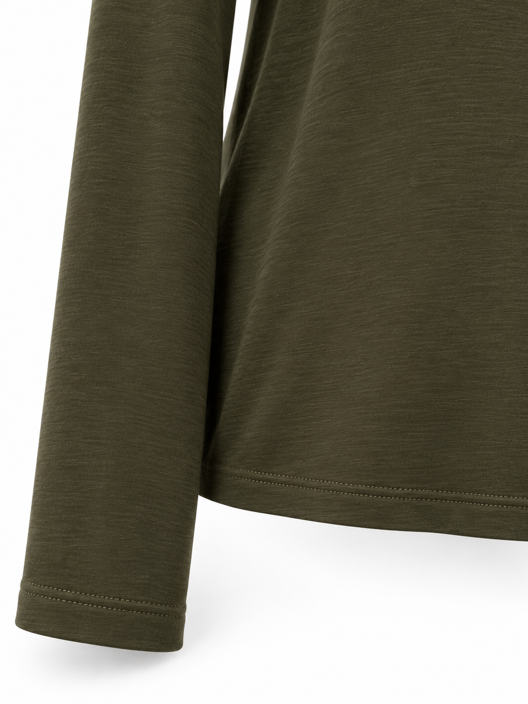 Dettaglio manica e fondo maglia verde oliva