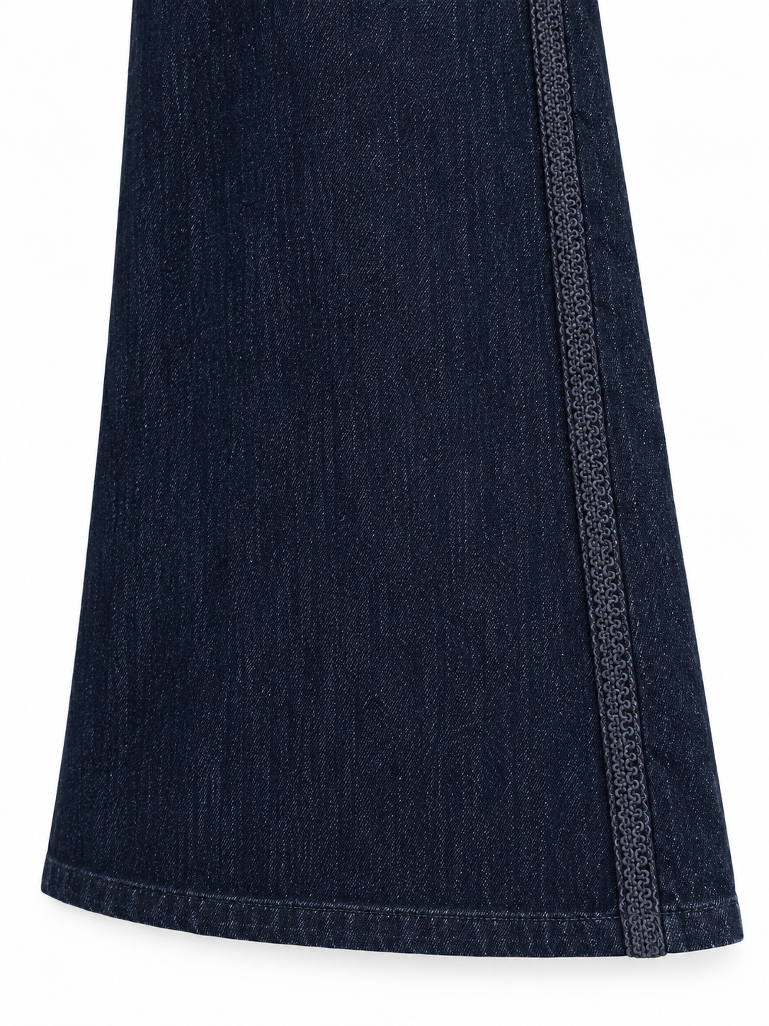 Pantalone in denim blu con ricami — passamaneria